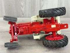 International Farmall 1066 WF Cab, 1/16, Ertl