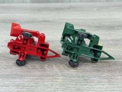 3 Mixer Mills-1 International, 2 Wagons, 1/64, 2 Mixers Missing Auger