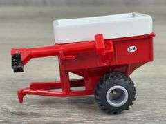 J&M-John Deere-Unverferth Grain Carts, 1/64, Ertl, Unverferth Auger Is Loose