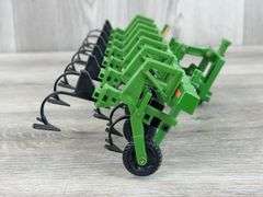 John Deere 856 Minimum Tillage Cultivator, 1/16, Ertl