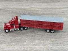 International Navistar Truck W/Livestock Trailer, 1/64, Custom