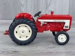 International 606 WF, 1/16, Custom, 3 PT., Fender & Shifter Broken Off, Fender Included