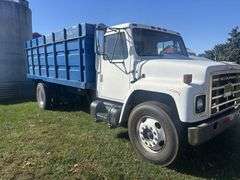 1980 International S1900 Grain Truck