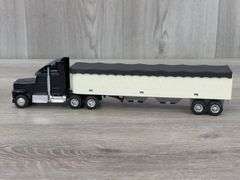 International Navistar & Kenworth T600A Trucks W/Bottom Dump Grain Trailers, 1/64, Ertl