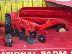 International 544 Farm Set, 1/16, Ertl, Missing Cows