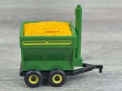 3 Mixer Mills-1 International, 2 Wagons, 1/64, 2 Mixers Missing Auger