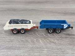 6 Manure Spreaders 1 John Deere, 1 New Holland, 1/64, Mostly Ertl