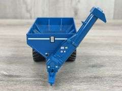 Harvest Commander Kinze 1050 Grain Cart, 1/64, SpecCast