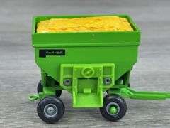 9 Grain Hopper Wagons, 1/64, Ertl