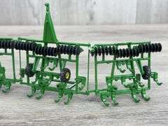 2 Cultivators, 1/64, Custom, Dark Green Needs Repair