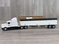 Kenworth T600B SJ Trucking Truck W/Grain Trailer, 1/64, Ertl Collectibles