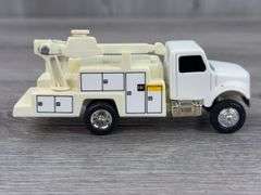 Dump, Flatbed & Utility Trucks, 1/64, Ertl, Matchbox & Majorette