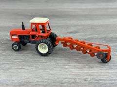 Case International 2594 WF & Allis Chalmers 7045 WF W/5 Bottom Plows, 1/64, Custom
