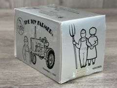 IH McCormick Farmall Diesel Super M-TA NF, 1/43 Toy Farmer