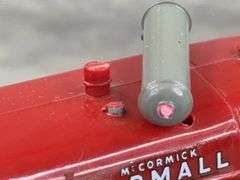 IH McCormick Farmall B, 1/16, 1988 1st Grand National Toy Show