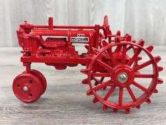 McCormick-Deering Farmall F-12, 1/16