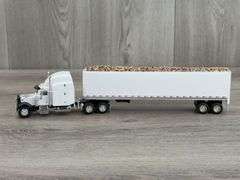Peterbilt Truck W/Trailer, 1/64, Trailer Liberty Classics, Limited Edition