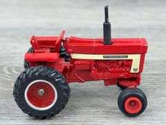 International Farmall Tractors, 1/64, Ertl, 660 Is 1999 NFTS