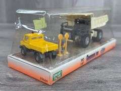 HO Construction Series Dump Truck & HO Firefighting Equipment, HO 1/87, Smart Toys & Model Power
