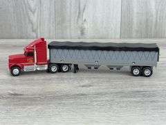 International Navistar Simon's Feed Store & International 9800 Truck W/Bottom Dump Trailers, 1/64, Ertl