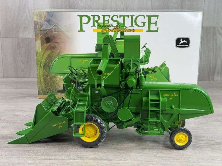 John Deere 45 Combine W/10 Corn Head, 1/16, Prestige Collection