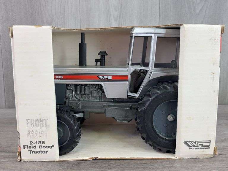 White Farm Equipment 2-135 FWA, 1/16, Scale Models