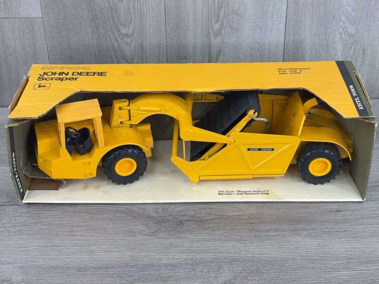 John Deere 860 Scraper, 1/25, Ertl Toys