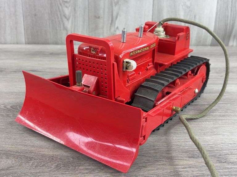International Diesel TD24 Electric Crawler, 13” Long