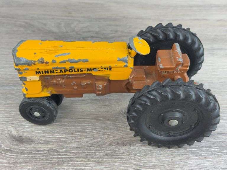 Minneapolis-Moline NF, 1/24, Ertl