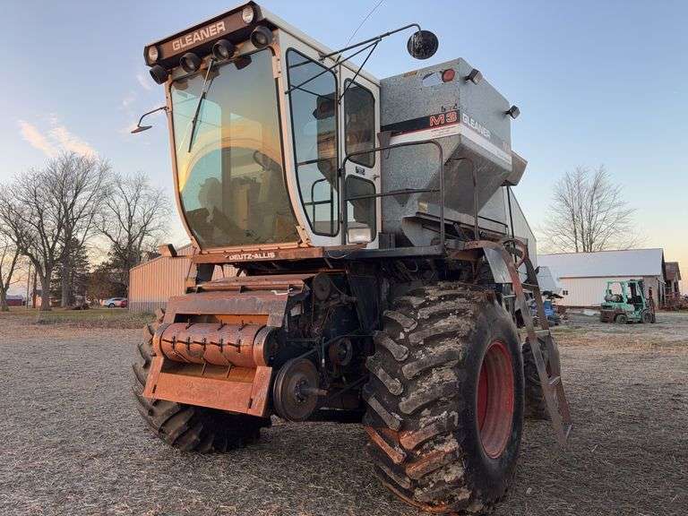 Gleaner M3 Combine