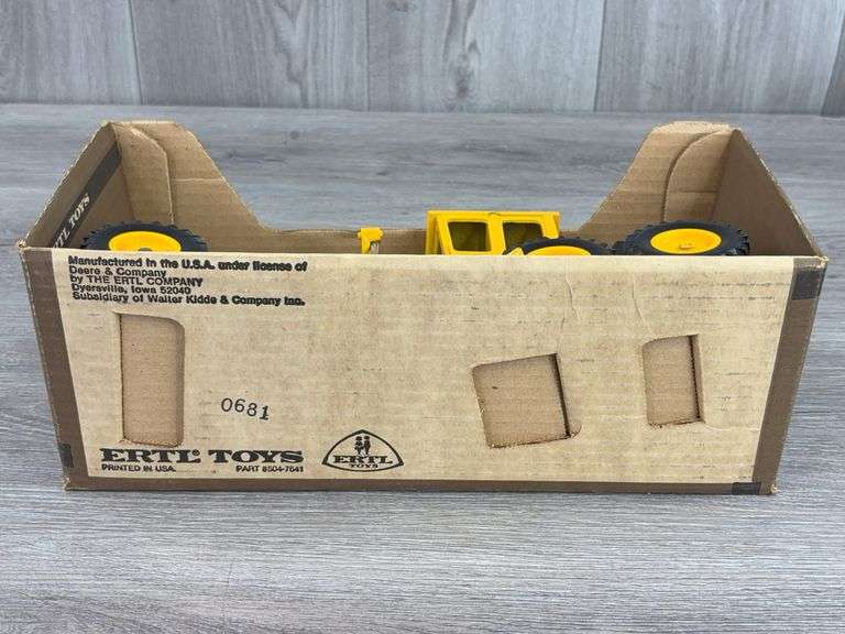 John Deere 570 Motor Grader, 1/25, Ertl Toys