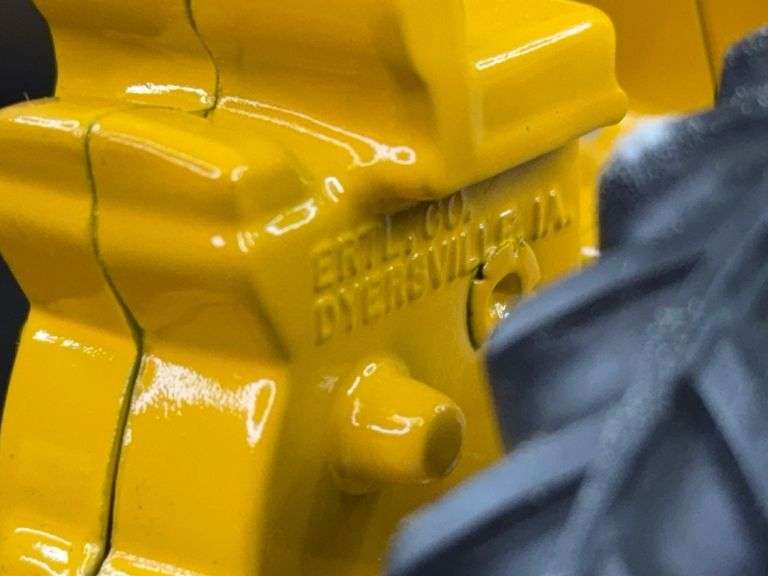 Minneapolis-Moline M602 Thermogas LP NF, 1/24, Ertl