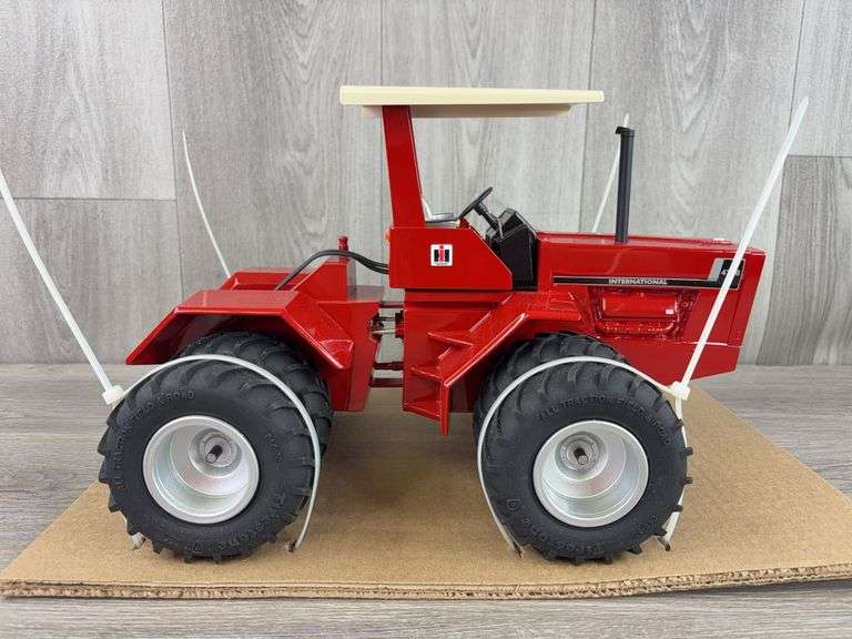 International 4786 with R.O.P.S, Precision Engineering, 1/16