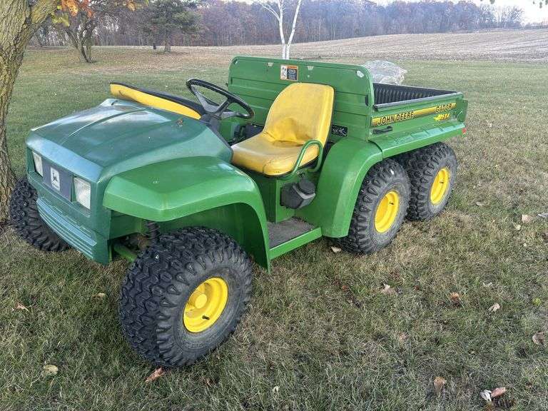 John Deere 6x4 Gator