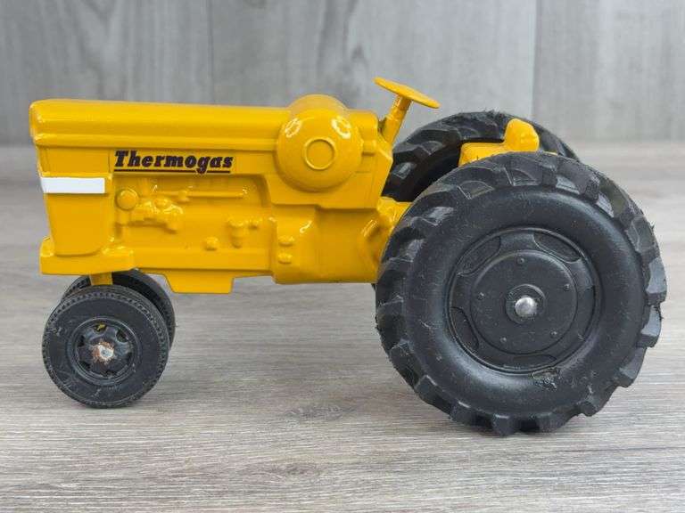 Minneapolis-Moline M602 Thermogas LP NF, 1/24, Ertl
