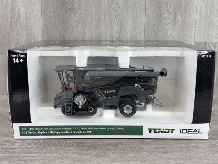Fendt Ideal 9T Combine W/Command Corn Header, 1/32