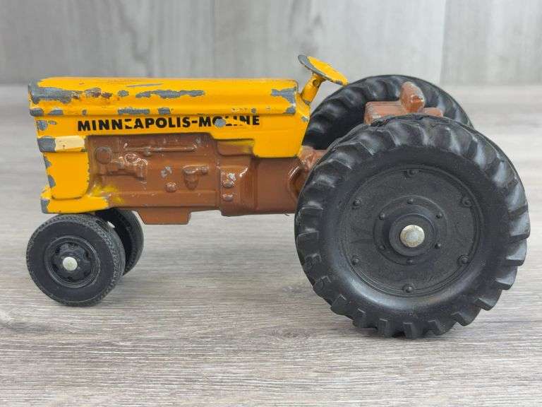 Minneapolis-Moline NF, 1/24, Ertl