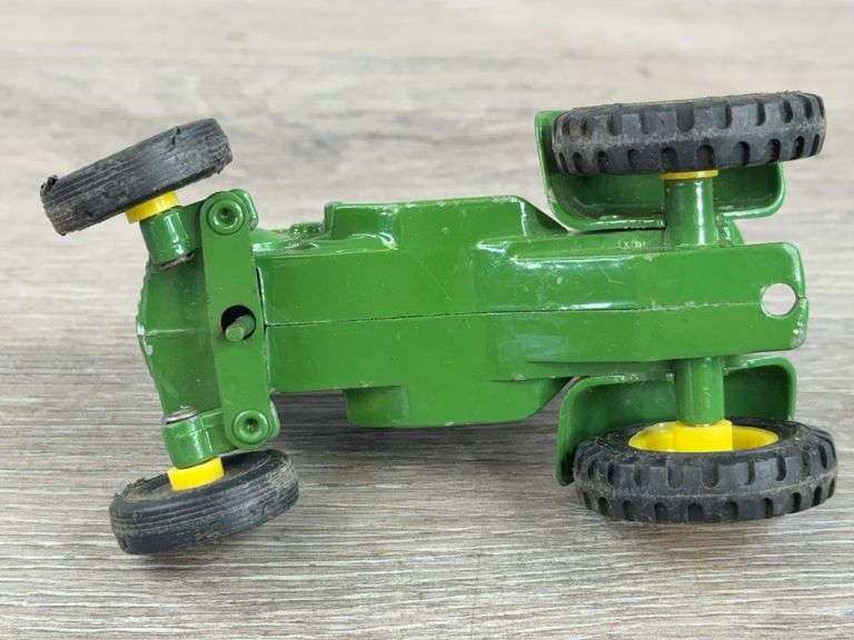 John Deere 110 Lawn & Garden Tractor, 1/16, Ertl