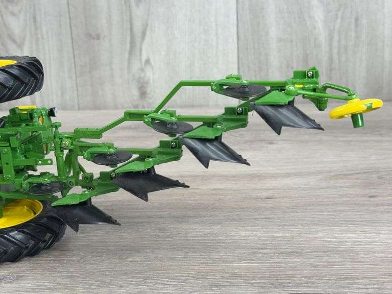 John Deere 620 LP NF W/4 Bottom Plow, 1/16