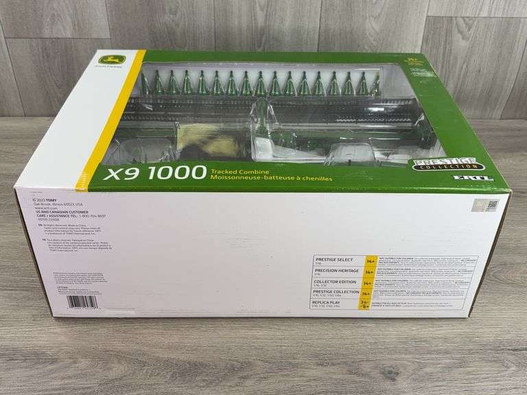 John Deere X9 1000 Tracked Combine, 1/32, Prestige Collection