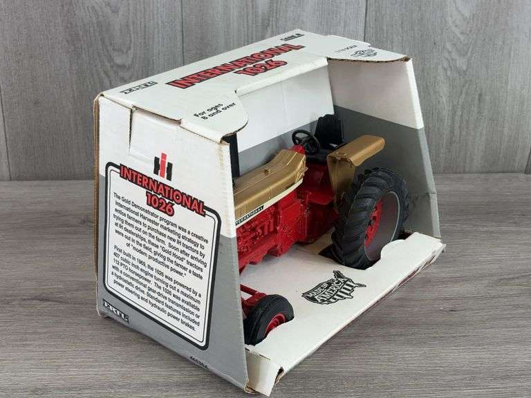 International 1026 WF Demonstrator, 1/16, 1996 Collector Edition