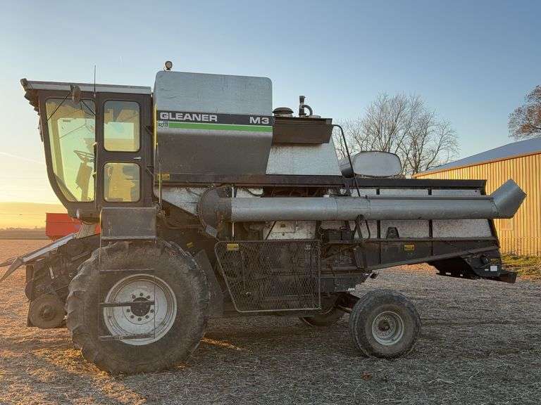Gleaner M3 Combine