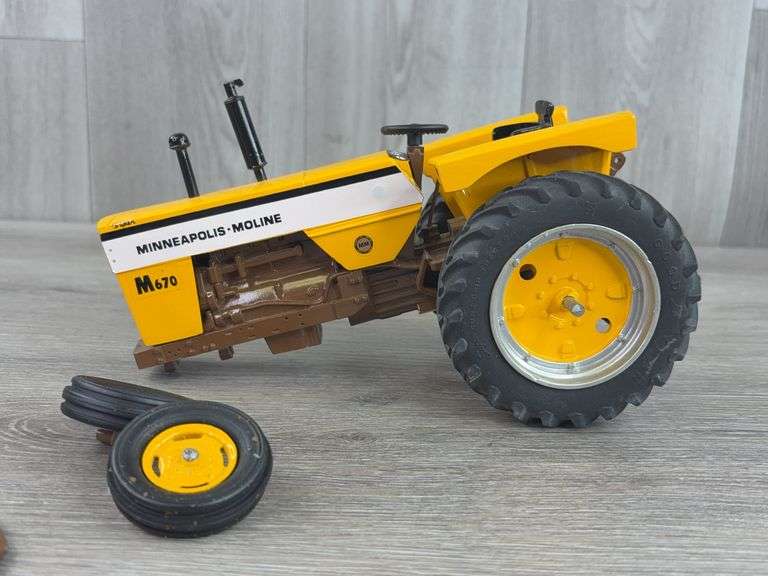 Minneapolis-Moline M670 WF, 1/16, Hooker, 3 PT