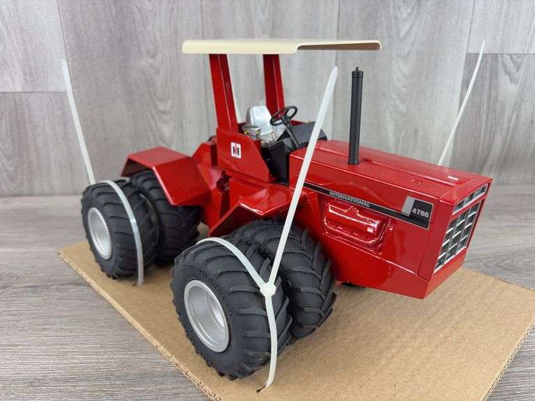 International 4786 with R.O.P.S, Precision Engineering, 1/16