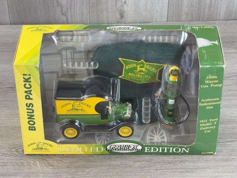 1912 Ford Model T John Deere Delivery Car, Wayne Gas Pump & Hat