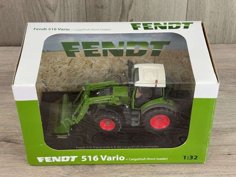 Fendt 516 Vario W/4x80 CargoProfi Frontloader, 1/32