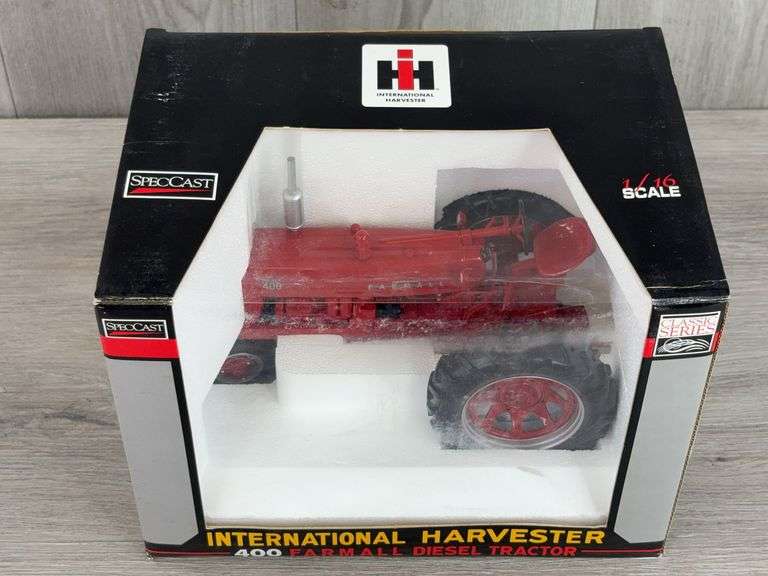 IH McCormick Farmall 400 NF Diesel, 1/16, Classic Series
