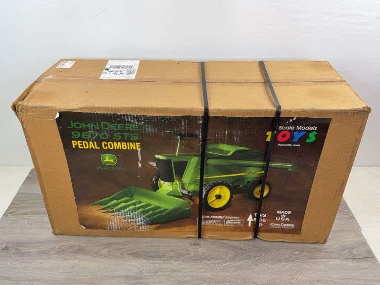John Deere 9870 STS Pedal Combine, NIB, Scale Models