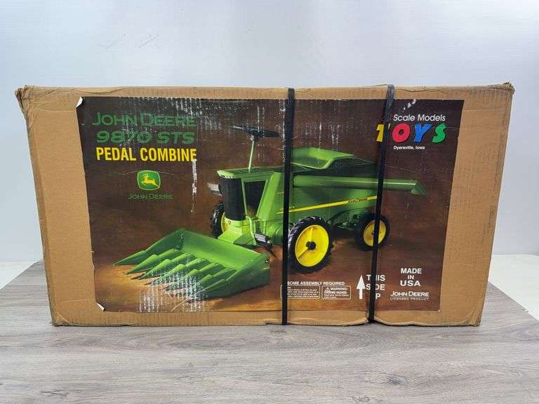 John Deere 9870 STS Pedal Combine, NIB, Scale Models