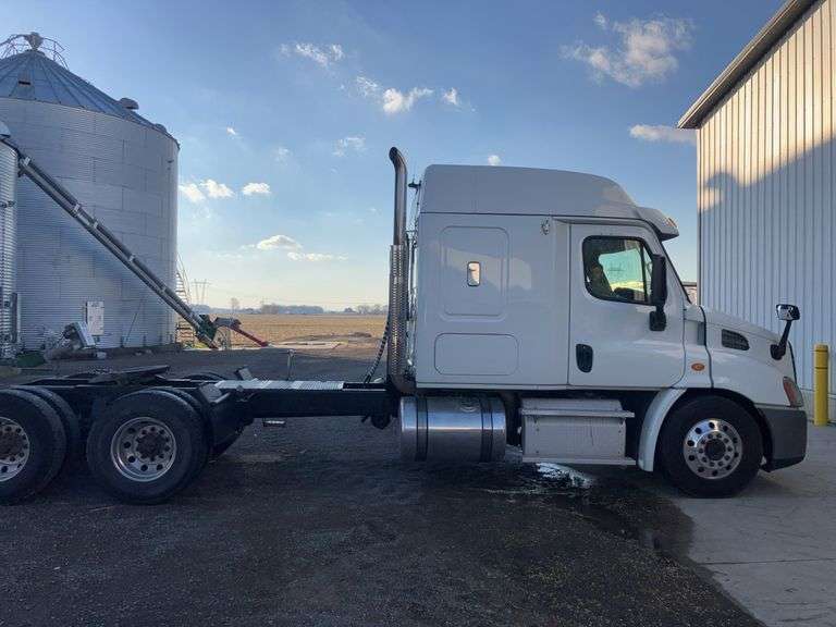 2013 Freightliner Cascadia